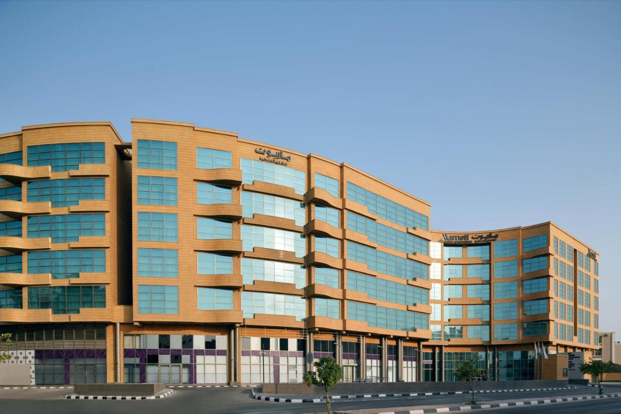 Marriott Executive Apartments Эль-Хубар Экстерьер фото Al-Khor Hospital
