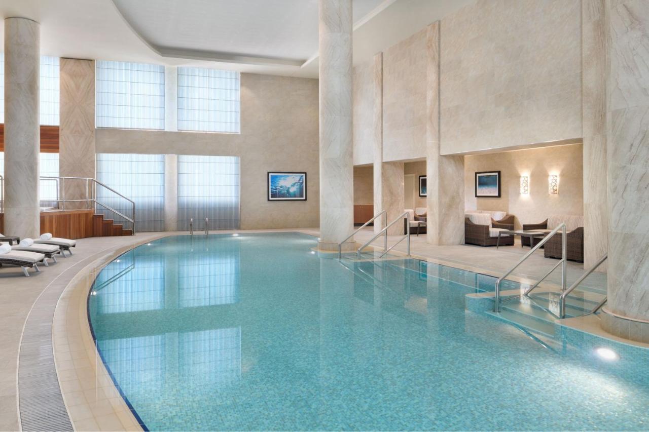 Marriott Executive Apartments Эль-Хубар Экстерьер фото The pool at the spa