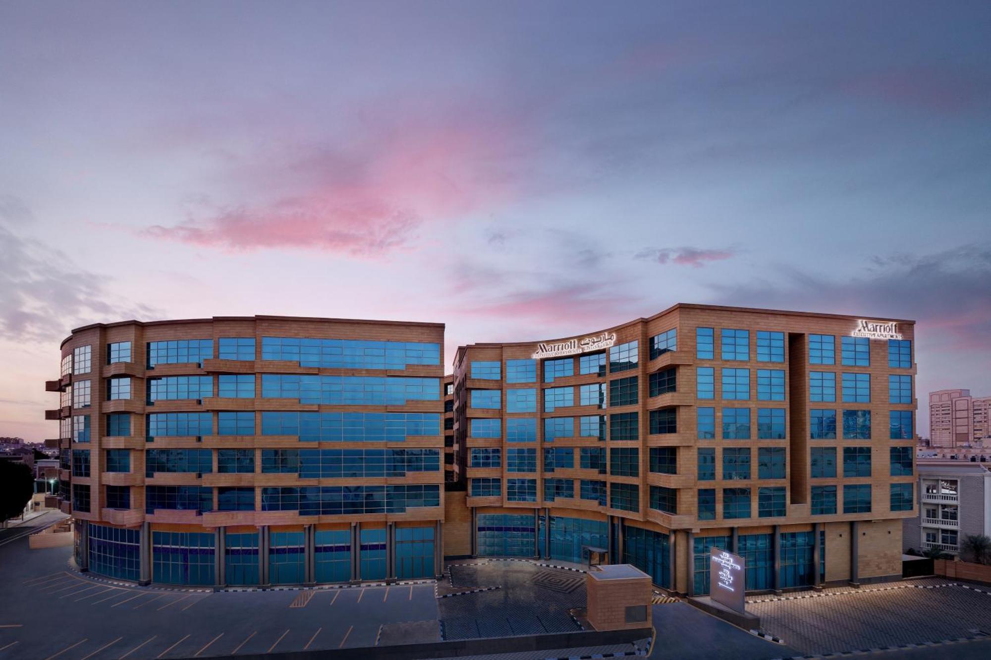 Marriott Executive Apartments Эль-Хубар Экстерьер фото The hotel in 2012